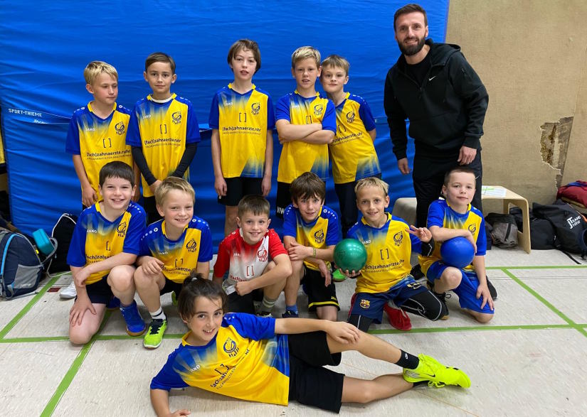 Ball Schnur Jungen Oktober25